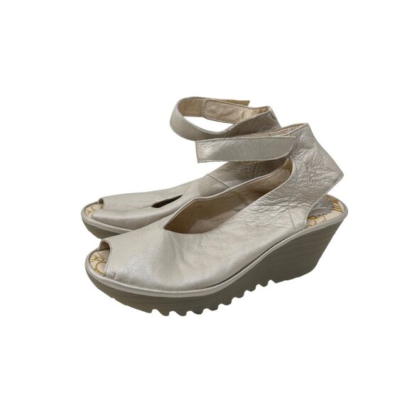 Fly London Women Leather Peep Toe Wedge Sandals SZ 40 Metallic Cream Ankle Strap - Picture 12 of 14